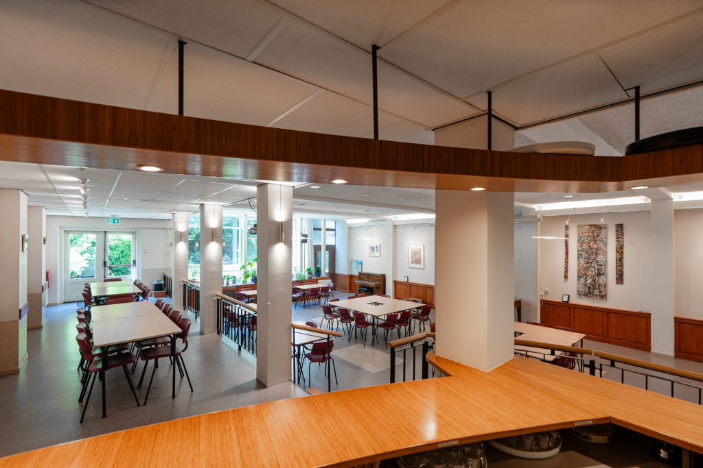 Tuinzaal vanaf de bar