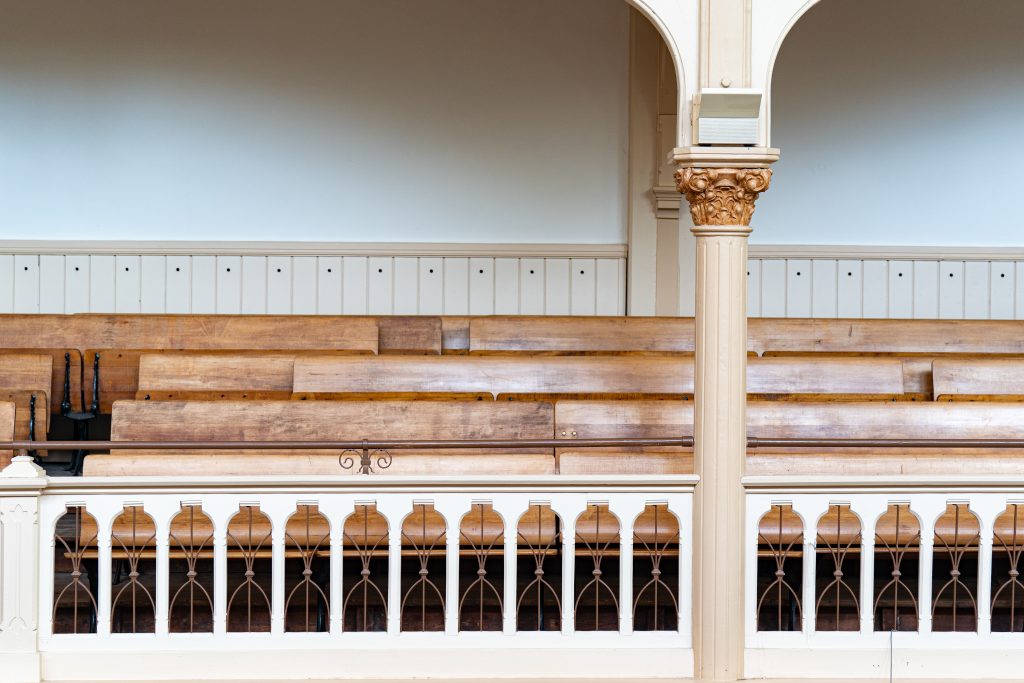 detail van de eerste galerij